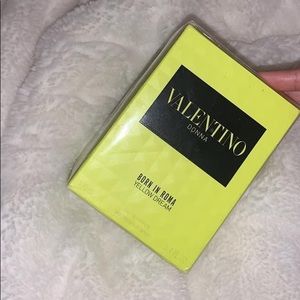 Valentino Donna Born In Roma Yellow Dream Brand New Sealed and Boxed